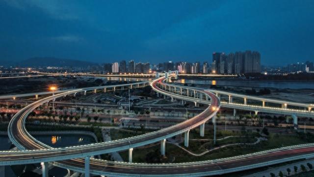 为何福建省泉州市如此疯狂造城，激进狂奔的泉州与泉州市城市格局