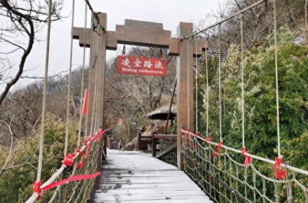 江苏下起“桃花雪”，河南多地暴雪红色预警！专家回应降雪成因