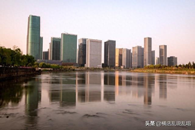 为何浙江义乌疯狂造城，昂贵的义乌房价和媲美杭州主城的发展格局