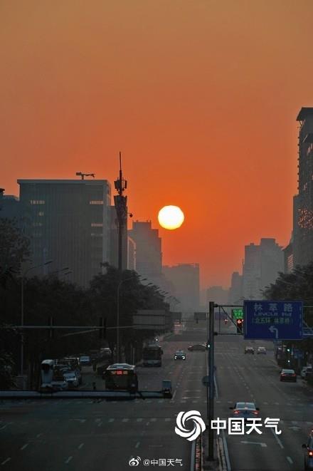 惊艳！北京再现悬日景观