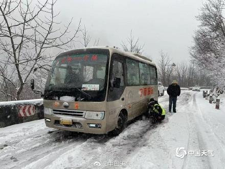 三月暴雪！河南山西陕西多地现桃花雪 40个暴雪预警信号生效中