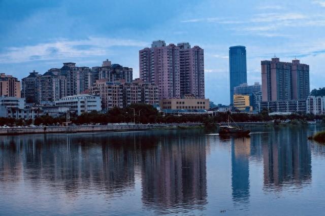 为何甘肃省天水市如此疯狂造城，激进狂奔的天水与天水市城市格局