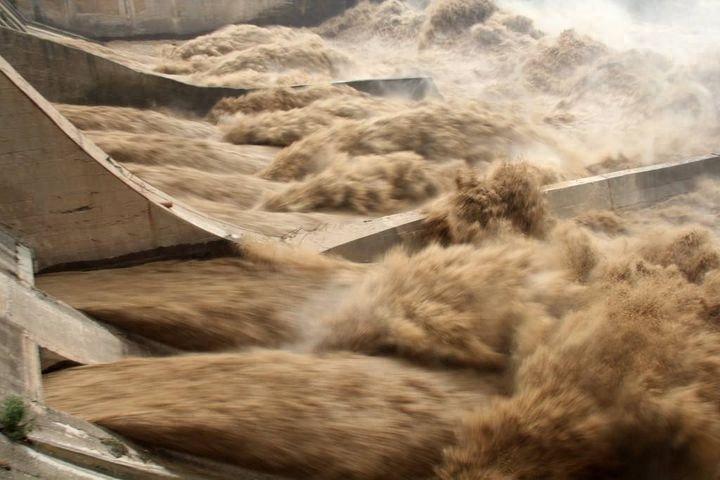 黄河要告别“地上河”了？22年输沙入海32.5亿吨，下游变深3.1米
