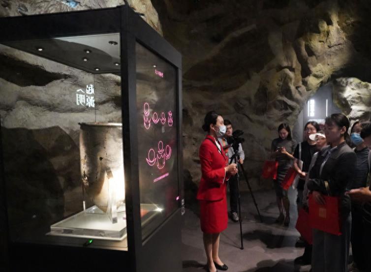 中国考古博物馆全揭秘：3600年前中国龙是这样演化的