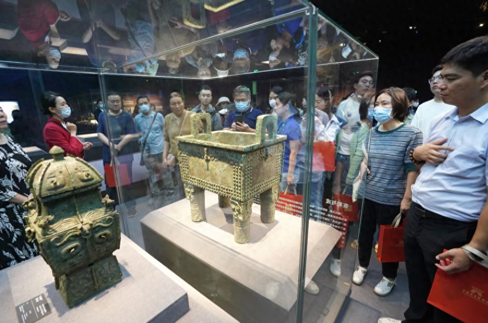 中国考古博物馆全揭秘：3600年前中国龙是这样演化的