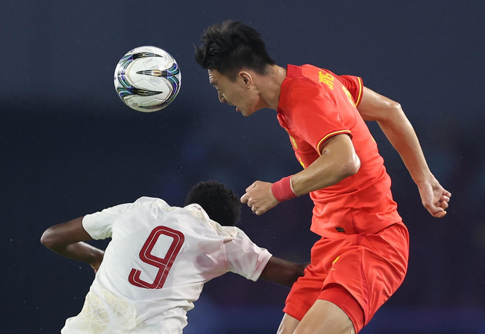 （杭州亚运会）足球——男子八分之一决赛：中国队胜卡塔尔队