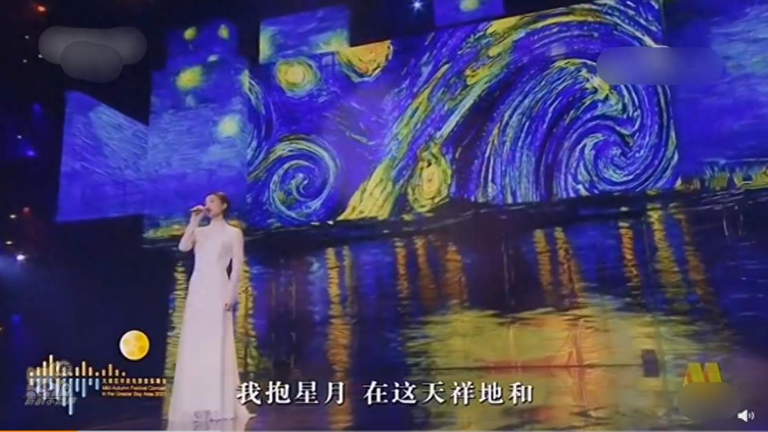 世纪同台！52岁王菲献唱《湾》状态佳，谢霆锋全程“望妻眼”好甜
