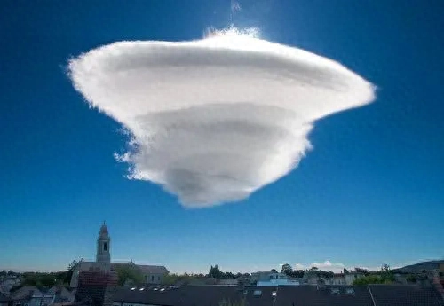 世界上几种奇特的云你见过几个呢？
